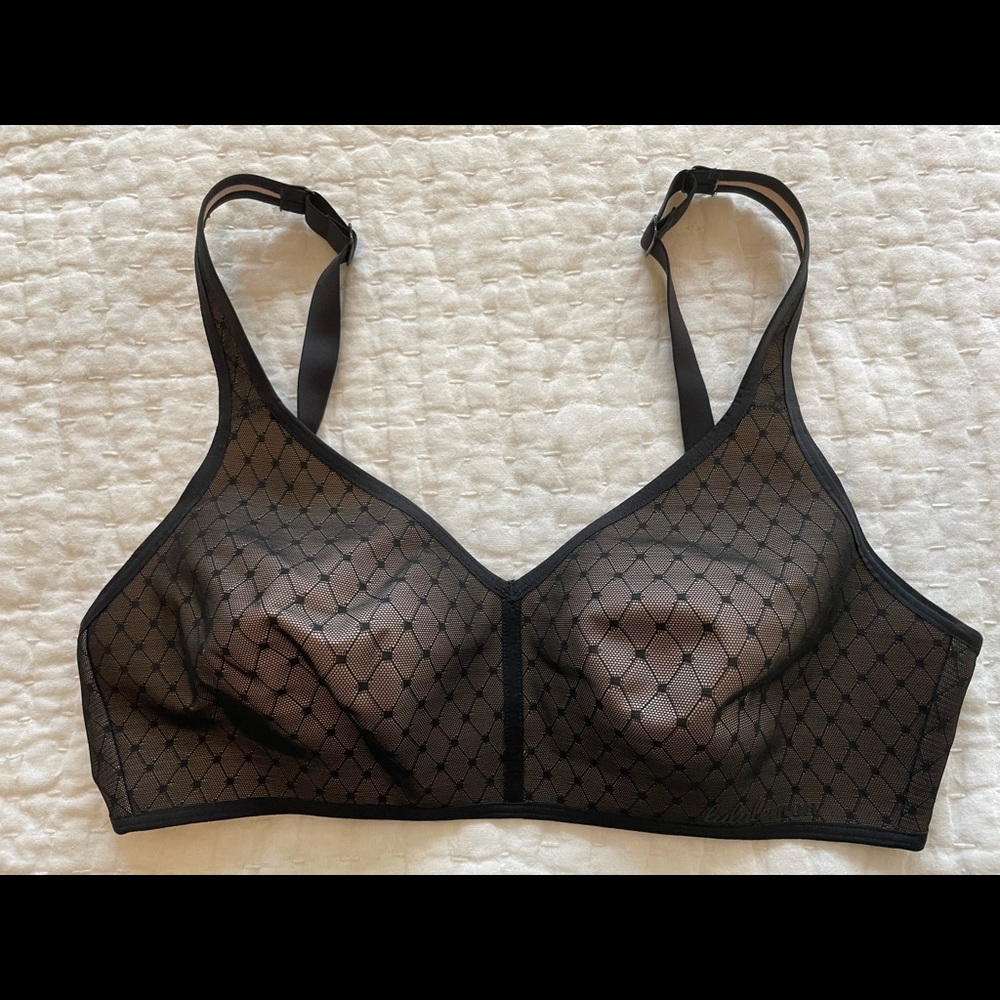 Lululemon 34C sports bra. Never worn.